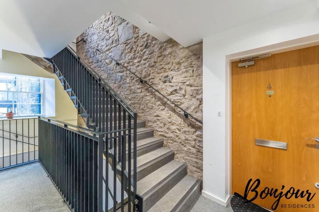 Spacious 2Br-1Ba - Grassmarket - Free Parking By Bonjour Residences Edinburgh Exterior foto